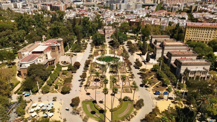 Grupo Raga la restauración de la jardinería de la Plaza de América en el Parque de María Luisa de Sevilla
